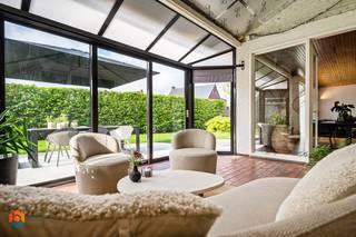 Op een rustige en centrale locatie nabij het centrum van Beerzel bevindt zich deze uitstekend onderhouden gelijkvloerse woning, waar ruimte,...