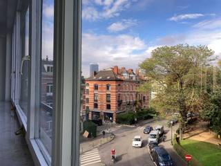 In het hart van Square Ambiorix en op de 3e verdieping van een charmant gebouw, mooi 3-slaapkamer appartement met karakter, lichtrijk en...