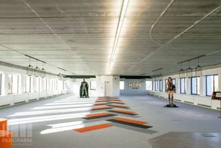Magnifiek gelegen kantoren van +/- 207 m² te huur op amper 750 m van de A12 op- en afrit 2 Strombeek-Bever-Centrum met een directe verbinding naar de R0 (450 m). Tevens vlot bereikbaar met het openbaar vervoer.<br /><br />De instapklare kantoren zijn van alle hedendaagse comfort voorzien en bevinden zich in een prachtig ingericht themagebouw dat voorzien is van o.a. liften, badgesysteem, verwarming, verlichting, sanitair, ... Alsook mogelijkheid tot het huren van een archiefruimte. Ruime parkeermogelijkheden.<br />Dankzij de fantastische bereikbaarheid in combinatie met de visibiliteit vanaf de Romeinsesteenweg is dit dé perfecte locatie om uw bedrijf te vestigen.<br /><br />Commerciële omgeving met tal van bedrijven in de nabijheid. Ook andere oppervlaktes mogelijk! Onmiddellijk beschikbaar.<br /><br />Contacteer<strong> PANORAMA B2B</strong> voor bijkomende inlichtingen of een vrijblijvend plaatsbezoek <strong>0477 09 00 09</strong>