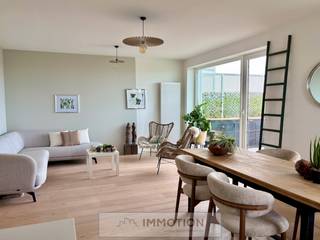 Dit instapklare appartement biedt een unieke kans voor investeerders die op zoek zijn naar een goede vastgoedinvestering dankzij de ligging, moderne afwerking, praktische indeling, energiezuinigheid en sterke huurmarkt!<br />Deze vastgoedinvestering kan u meteen inkomsten genereren bij notariële akte en belooft waardegroei op lange termijn.<br /><br />Welkom in dit aangename appartement op de 6e verdieping van de iconische K-Tower, waar stijlvol wonen en comfort hand in hand gaan.<br />Dit instapklare appartement beschikt over 2 volwaardige slaapkamers waarvan 1 uitgerust is met maatkasten. Er zijn 2 terrassen, elk met een uniek uitzicht over de Leie, centrum Kortrijk en de omliggende groene omgeving. De lichtrijke woonkamer en de open, kwalitatieve keuken bieden dezelfde panoramische uitzichten. Een comfortabele badkamer, een apart toilet en twee praktische bergingen zijn eveneens aanwezig.<br />Ondergronds beschikt het appartement over een private kelderberging. Meerdere fietsen kan u stallen in de gemeenschappelijke en afgesloten fietsenberging.<br />De praktische ondergrondse parkeerplaats kan bijgekocht worden tegen de vaste prijs van 30.000 euro<br /><br />Bent u op zoek naar een goede investering? Dan is dit appartement een unieke kans. <br /><br />Indien u een afspraak of meer informatie wenst over dit appartement, aarzel dan niet om contact op te nemen met Vincent Van Vlierberghe: 0475 29 05 13 - vincent@immotion.be<br /><br /> 