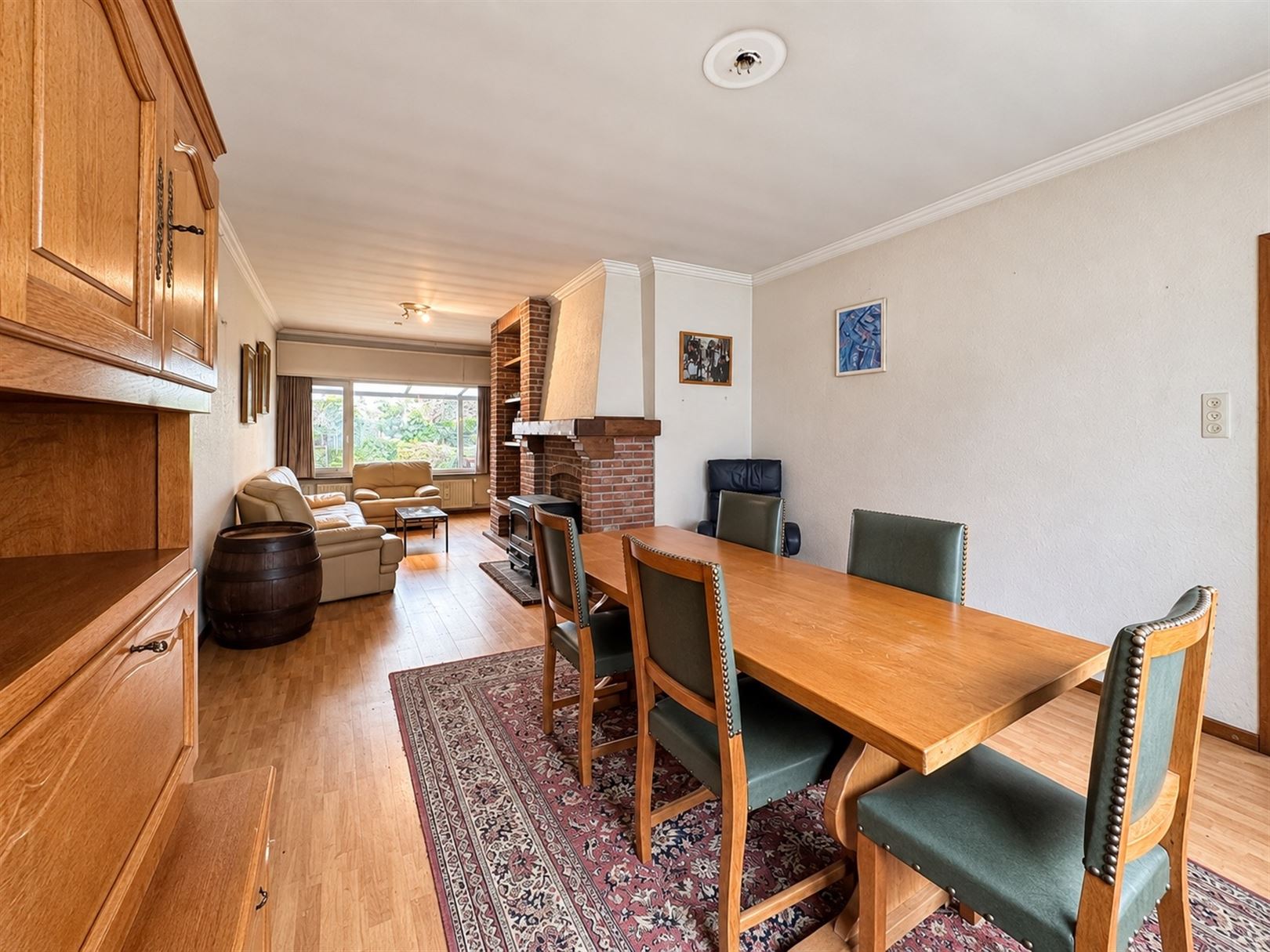 Te renoveren gezinswoning met garage, en tuin in Waasmunster - foto 4