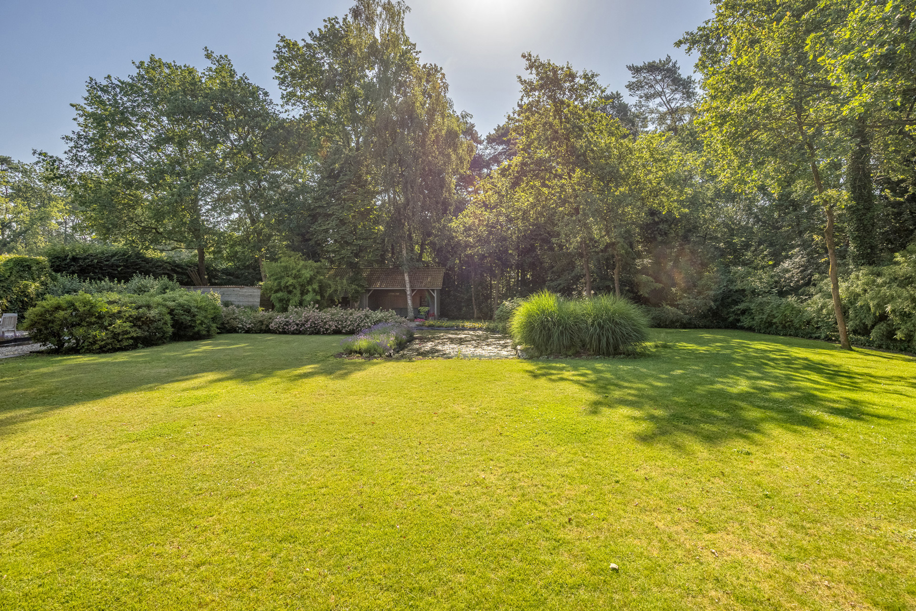 Ruime villa op 2.715 m² in een rustige en groene omgeving - foto 3