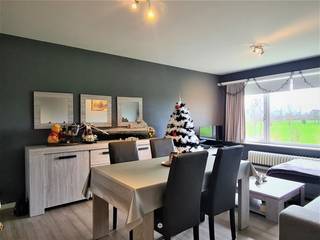 BELSELE - Ben je op zoek naar een instapklaar appartement in een rustige, groene en landelijke omgeving? Dan is dit pand mogelijk iets voor...