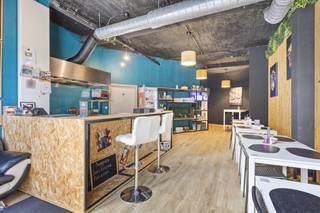 On the ground floor, there is a multipurpose commercial space, ideal for a shop, office or liberal profession. Thanks to the excellent...