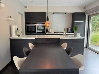 Moderne 4-gevel gezinswoning in SterrebeekDeze zeldzame vrijstaande 4-gevelwoning (bouwjaar 2013) combineert een strakke, eigentijdse architectuur...