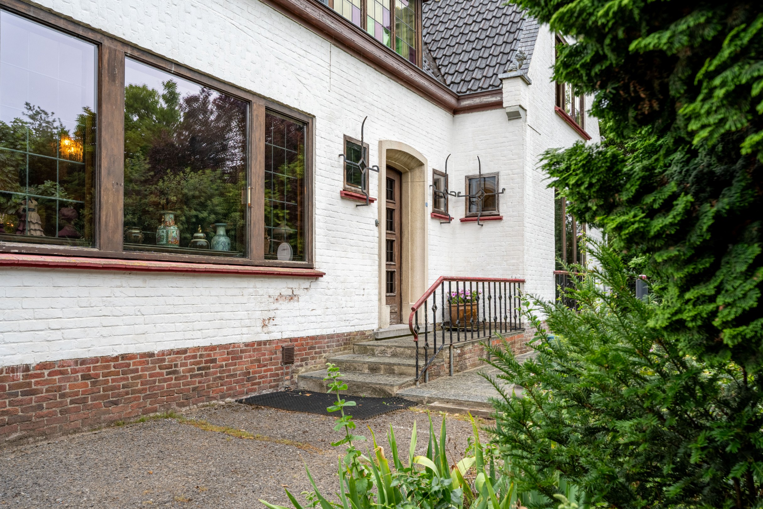 Statige jaren '50-villa met drie loodsen, uitzonderlijke privacy en eindeloze mogelijkheden - foto 5