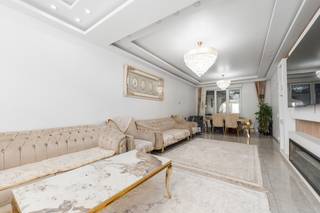 Te koop: ruim gesloten huis in Sint-Niklaas, gelegen aan de stadsrand in een residentiële woonkern, nabij scholen, openbaar vervoer en...