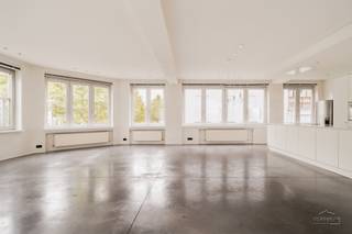 Karaktervolle loft met industriële charme op toplocatieOp een steenworp van het bruisende Eilandje, met het MAS en de jachthaven, bevindt zich dit...