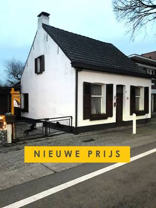 Volledig te renoveren gezinswoning te Essen-Wildert op een perceel van 270m² voorzien van 2 slaapkamers en West geörienteerde tuin (ca. 100 m²) achteraan, woning beschikt over een conform attest elektra. Wijzigingen Energiebesluit: De Vlaamse regering heeft meerdere wijzigingen principieel goedgekeurd, met als blikvangers de verlenging van de renovatieplicht van 5 naar 6 jaar. Dit maakt dat men voor deze woning nog 4 jaar heeft i.p.v. 3 jaar &gt;&gt;&gt; Contacteer ons vandaag nog voor meer info, een bezichtiging en/of een GRATIS vrijblijvende schatting van Uw eigendom! Wij zijn telefonisch 7/7 bereikbaar 03/667 77 95 &lt;&lt;&lt;