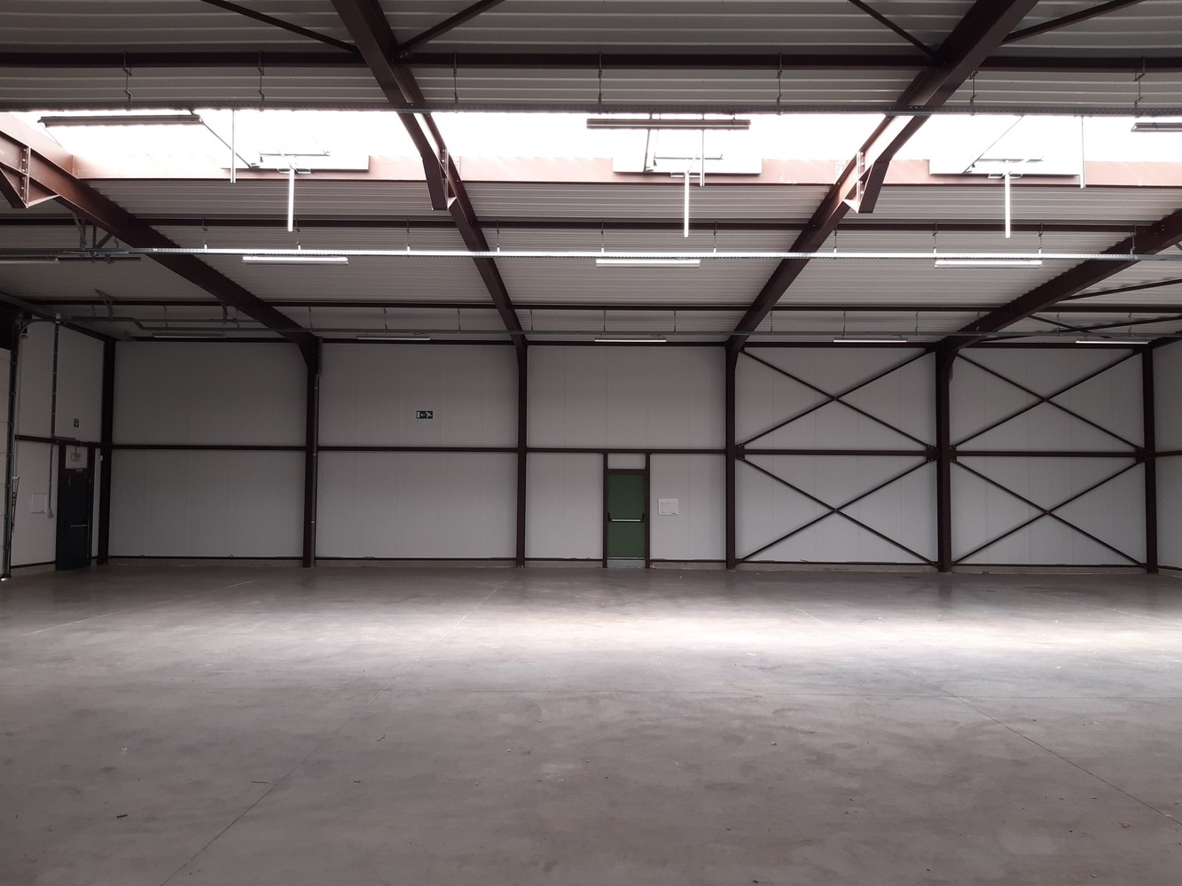 Bedrijfsunit 13 van ongeveer 575 m² te huur - foto 3