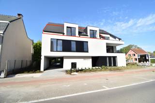 Nieuwbouw BEN-APPARTEMENT (113,40 m²), met 2 slaapkamers en groot dakterras in een KLEINSCHALIGE Residentie “EBENORA 6” met slechts 7...
