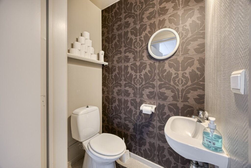 Instapklare gezinswoning met 4-5 slpk. en unieke ligging in Geel-Centrum - foto 4