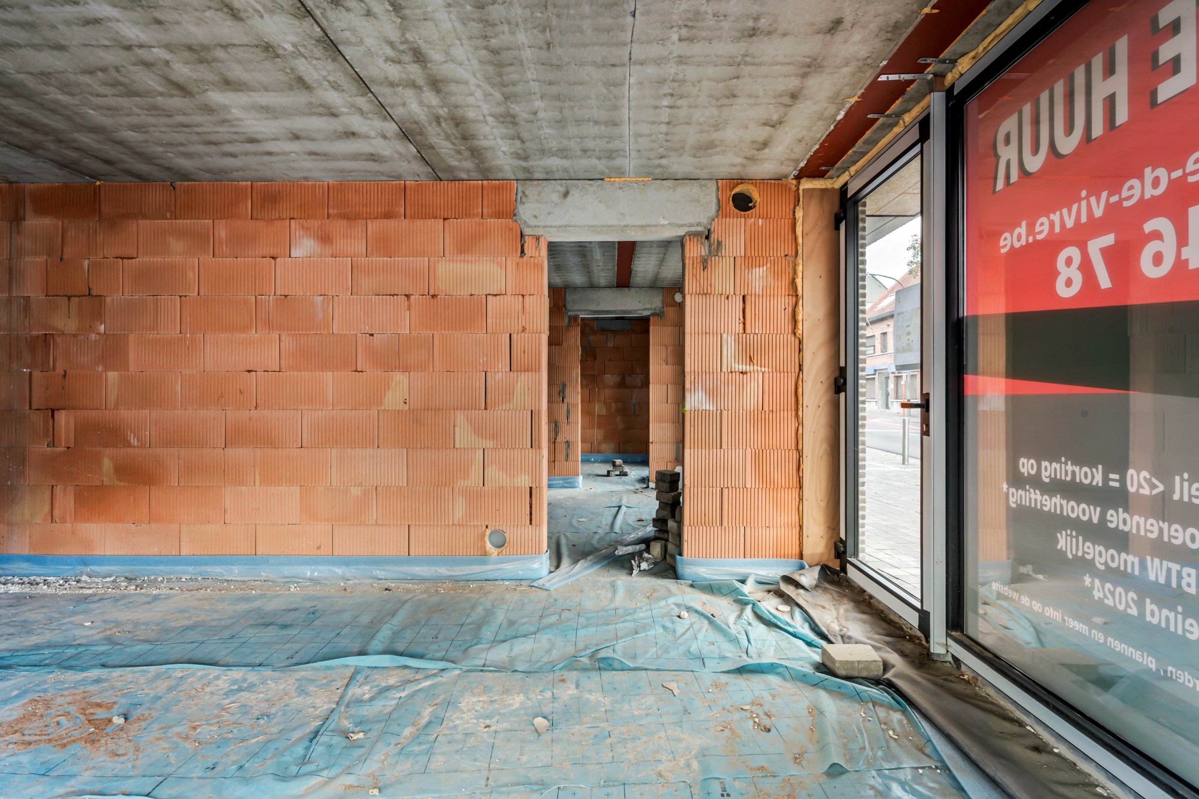 Commerciële ruimte op toplocatie in Oosteeklo - foto 4