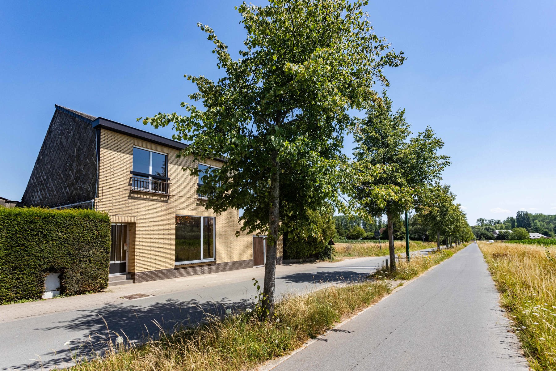 Te renoveren woning met grote tuin en atelier op toplocatie! - foto 1