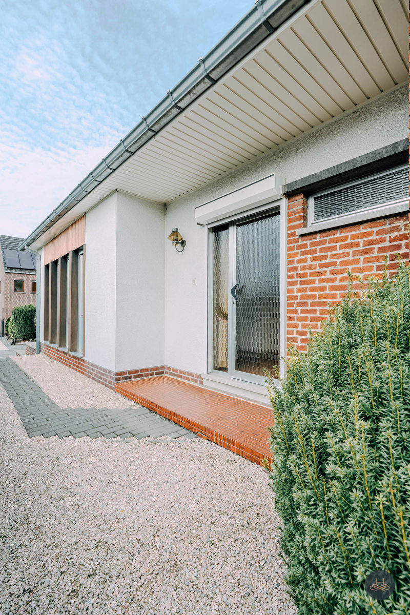 Ruime gezinswoning met garage en tuin op toplocatie - foto 3