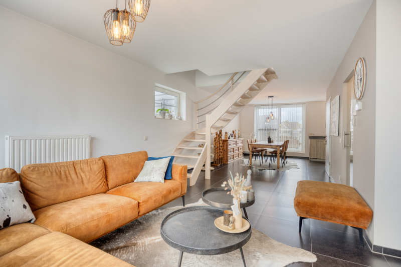 Lichtrijke duplex met 3 slaapkamers en mogelijkheid tot garage. - foto 2