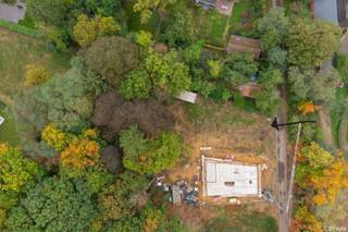 Beschrijving: Mooi perceel gelegen in een natuurlijke omgeving te Pulderbos. Kenmerken: • Het betreffende perceel is gelegen binnen een verkaveling...