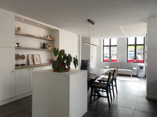 Gelegen te Aalbeke vlakbij de kerk vinden we deze uiterst verzorgde kantoorruimte terug.Het pand beschikt over heel wat ramen wat zorgt voor een...