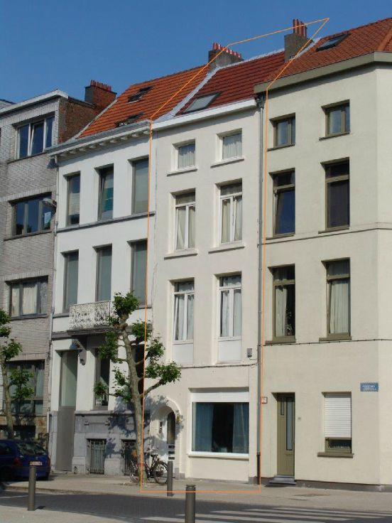 --- NIEUW --- Centraal gelegen gezinswoning met 3 entiteiten - foto 1