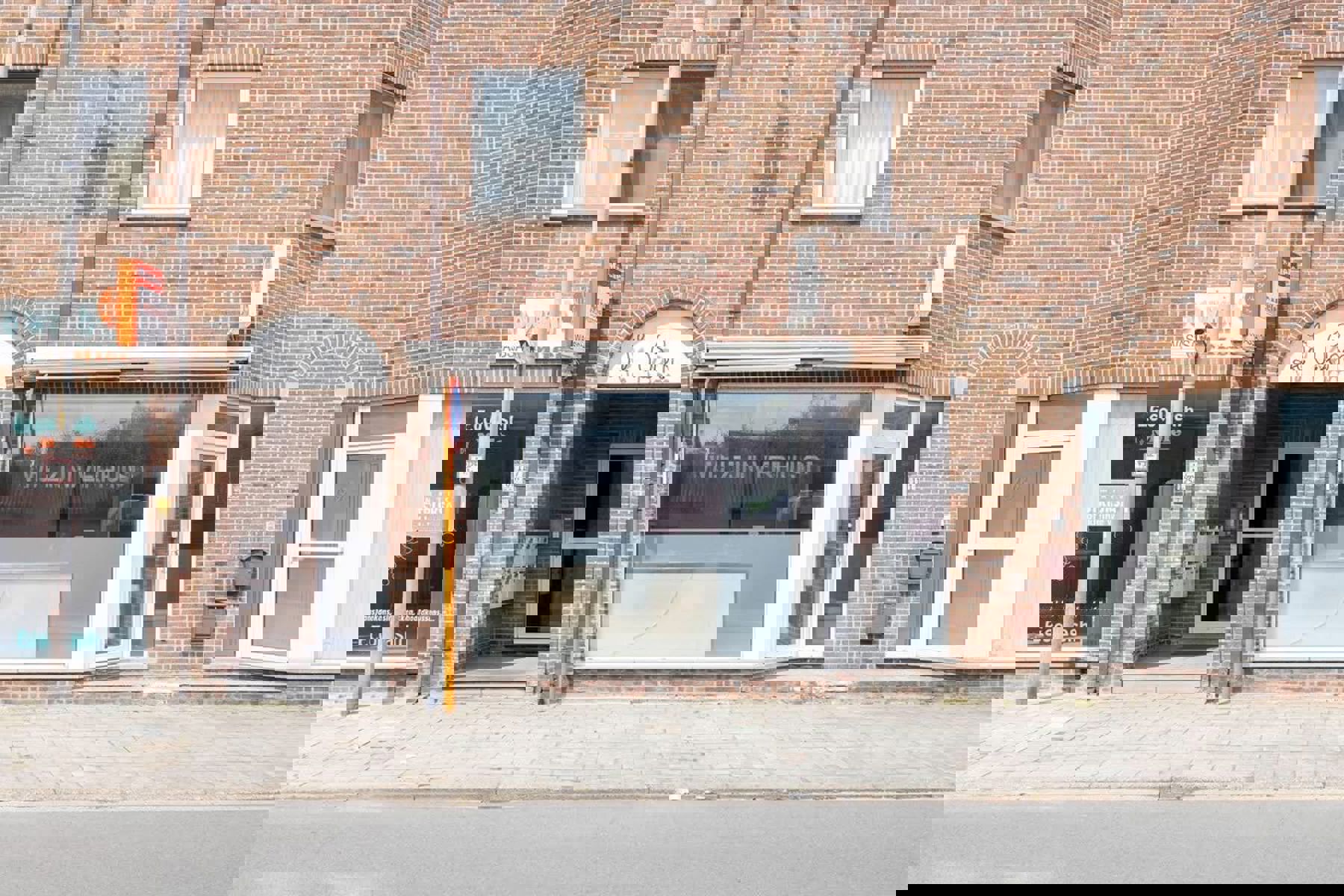 Handelspand (52m²) met garage en parkeerplaats te Geel!! - foto 2