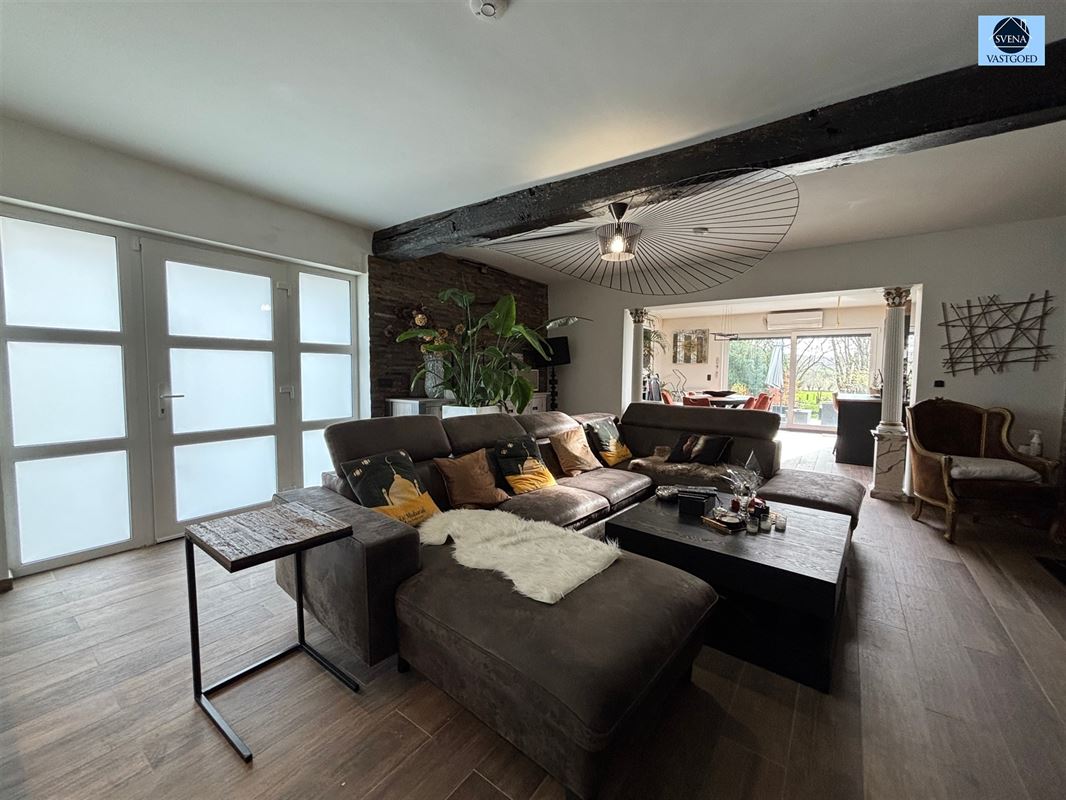 GERENOVEERDE HOB MET GROTE TUIN EN 2 GARAGES - foto 4