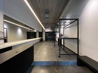 Het handelspand heeft een centrale ligging en is gelegen in Dok-Noord. De handelsruimte beschikt over een bruto vloeroppervlakte van 60 m2...