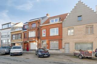 Deze gerenoveerde woning in Zeebrugge onderging in 2026 een volledige renovatie waarbij alles van A tot Z vernieuwd geweest is. De woning biedt...