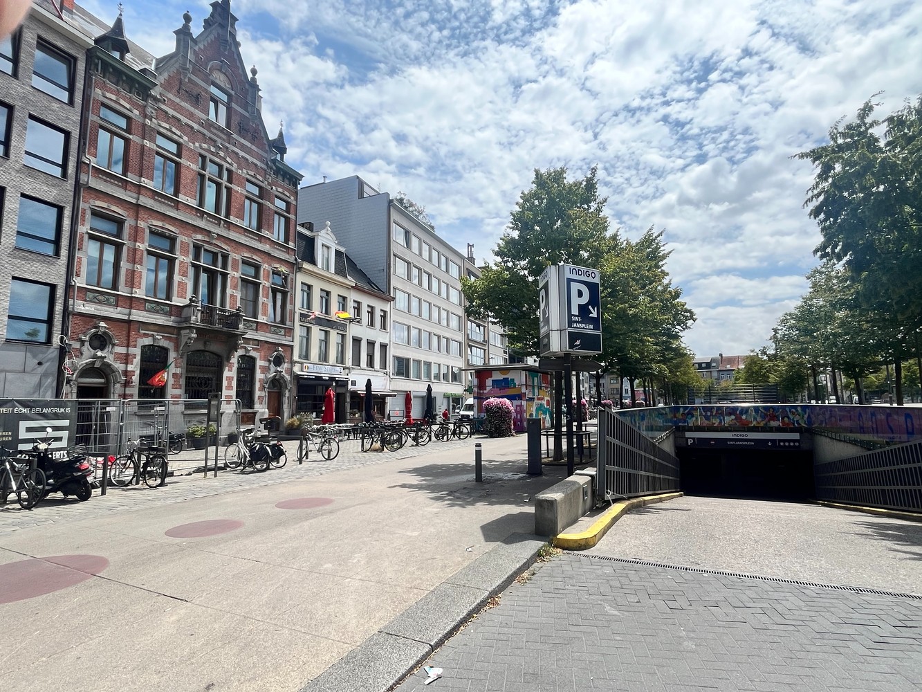 Prachtig en uniek vergunde opbrengsteigendom (BAR 6%) in historisch en gerenoveerd postgebouw te Antwerpen - foto 3