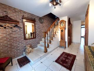 Deze ruime gezinswoning is rustig gelegen op wandelafstand van het strand in de dichte nabijheid van winkels en openbaar vervoer.Grondoppervlakte van...