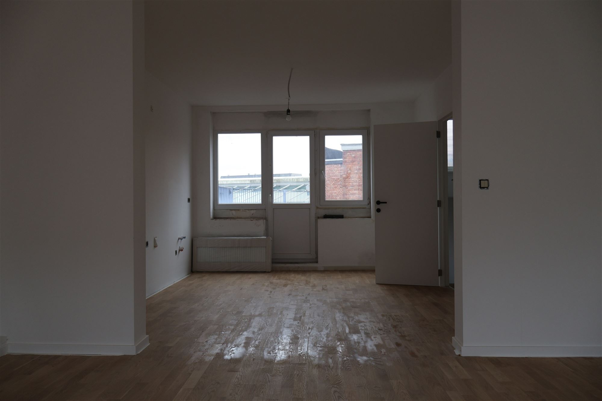 Gerenoveerd triplex appartement in het centrum van Kapellen - foto 5