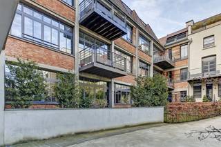 Well located near the border with Brussels, behind Arts & Métiers, in Rue de la Bougie 31, in Anderlecht, very practical single-storey...