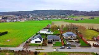 C'est dans l'agréable quartier de Kluisbergen que se trouve cette charmante propriété !Cette villa de faible hauteur jouit d'un excellent emplacement...