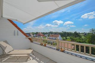 Stijlvol duplexappartement met zonnige terrassen en open zicht op de villa’s van het Zoute.Lichtrijk en perfect onderhouden duplexappartement,...