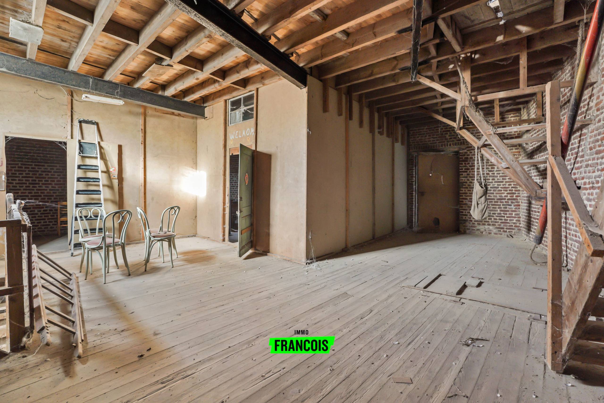 Zeer ruime woning met loods in Reningelst. - foto 3