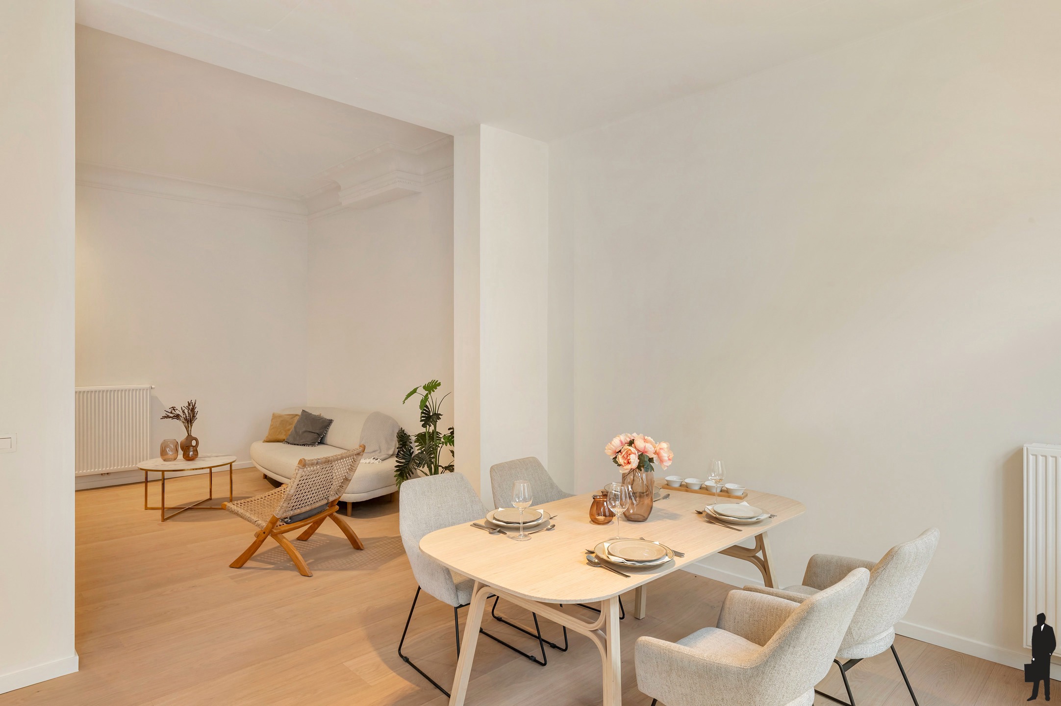 Gerenoveerd tweeslaapkamer appartement met balkons - foto 5