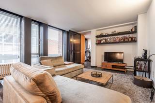 Schitterend appartement van ca. 97 m² in Residentie "Nationale Bank" aan de Turnhoutse Grote Markt. Dit appartement is werkelijk uniek met...