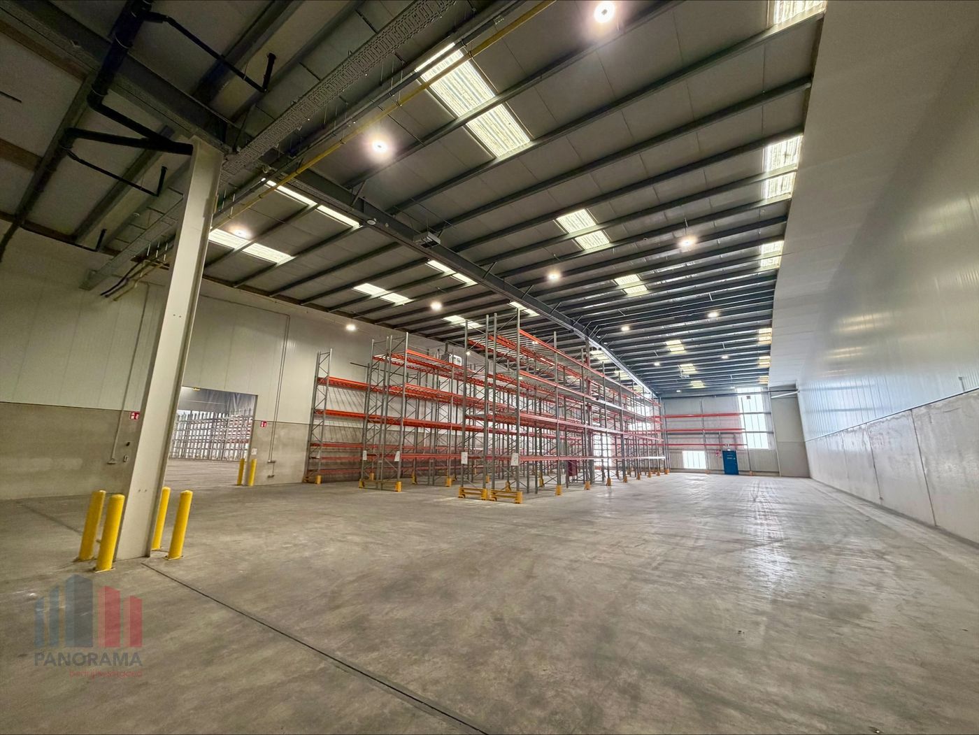Strategically Located Industrial Property comprising Warehouses, Offices & Outdoor Space - photo 3