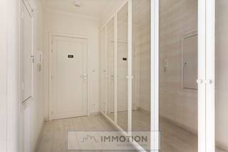 Residentie "Kortrijk Centrum Oost"Centraal gelegen aangenaam 1-slaapkamer appartement met mooi terras op rustige en mooie centrum locatie.Inclusief...