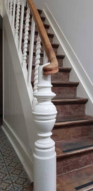 Ter nabijheid van park Spoor Noord ligt deze woning te 2060 Antwerpen. Hier ontdek je deze bijzonder warme en stijlvol gerenoveerde woning — een...