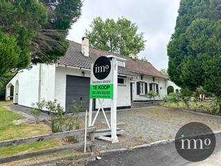 Pajottegem (Gooik) : IMMO STORE stelt u deze TE RENOVEREN woning voor op een perceel van iets meer dan 8a, gelegen in één van de MOOISTE DELEN...