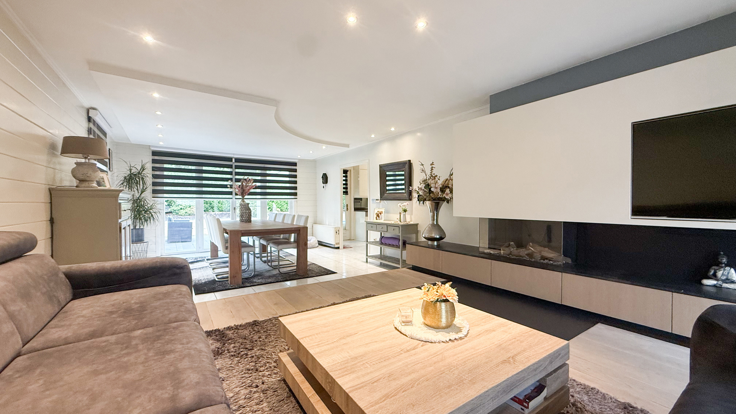 Gelijkvloerse woning met ruim magazijn en zwembad! - foto 4