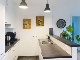 Dit lichtrijke en ruimtelijk appartement is gelegen op de site van "de Oude Gasfabriek".<br />De woonkamer met grote raampartij geeft uit op een overdekt terras van 19 m² met weids uitzicht. <br />Verder biedt het appartement een open ingerichte keuken, 2 slaapkamers, badkamer met douche, afzonderlijk toilet en een praktische berging.<br />Zeer leuke ligging aan de stadsvesten en bovendien op wandelafstand van het centrum en treinstation. De bushalte bevindt zich aan de overzijde van de straat.<br />Het appartement is geschilderd en voorzien van verlichting.<br />Inclusief in deze prijs beschikt men over een extra kelderberging, een autostaanplaats en kan men gebruik maken van de gemeenschappelijke fietsenberging. <br />Gemeenschappelijke kosten bedragen € 90/maand.