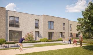 Welkom in deze moderne gesloten nieuwbouwwoning (214 m²) met 3 slaapkamers, gelegen rond een prachtige publieke parktuin waar rust, groen en gezelligheid centraal staan. De strakke architectuur, hoogwaardige materialen en het plat dak zorgen voor een tijdloze uitstraling.<br />Dankzij de zuidwestgerichte tuin geniet je volop van zon en buitenleven. De woning biedt bovendien een praktische carport, fietsberging en een doordachte indeling met veel lichtinval en hedendaags wooncomfort.<br />Ook duurzaamheid staat voorop, met een geothermische warmtepomp en zonnepanelen die zorgen voor een energiezuinige en toekomstgerichte woonoplossing.<br />Interesse in wonen op een rustige, groene locatie met alle comfort van vandaag? Contacteer ons via Marisa.Marasco@matexi.be, 014 48 01 62<span> of check matexi.be.</span><br /> 