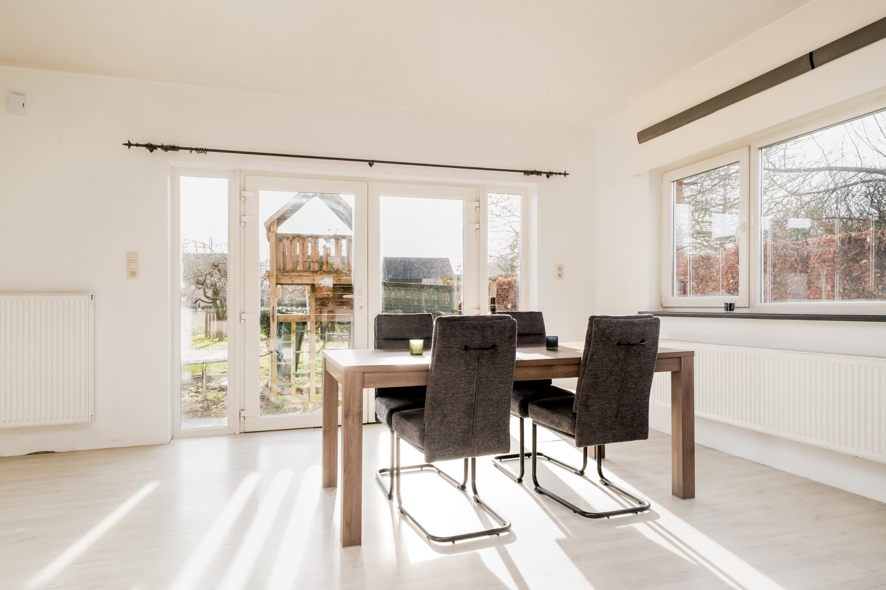 Woning met uitzonderlijk veel potentieel, ruimte en flexibiliteit - foto 3