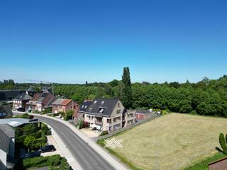 Dit lichtrijk appartement met aangenaam uitzicht op het achterliggende groen bevindt zich achteraan het gebouw op de eerste verdieping van...