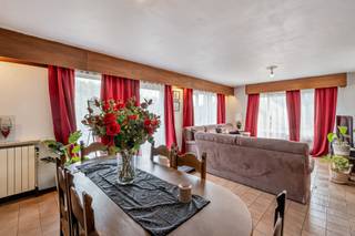 Cet appartement APP 3 (construit en 1980) à Schendelbeke (commune de Grammont) est situé au premier étage de ce petit projet immobilier. Le...