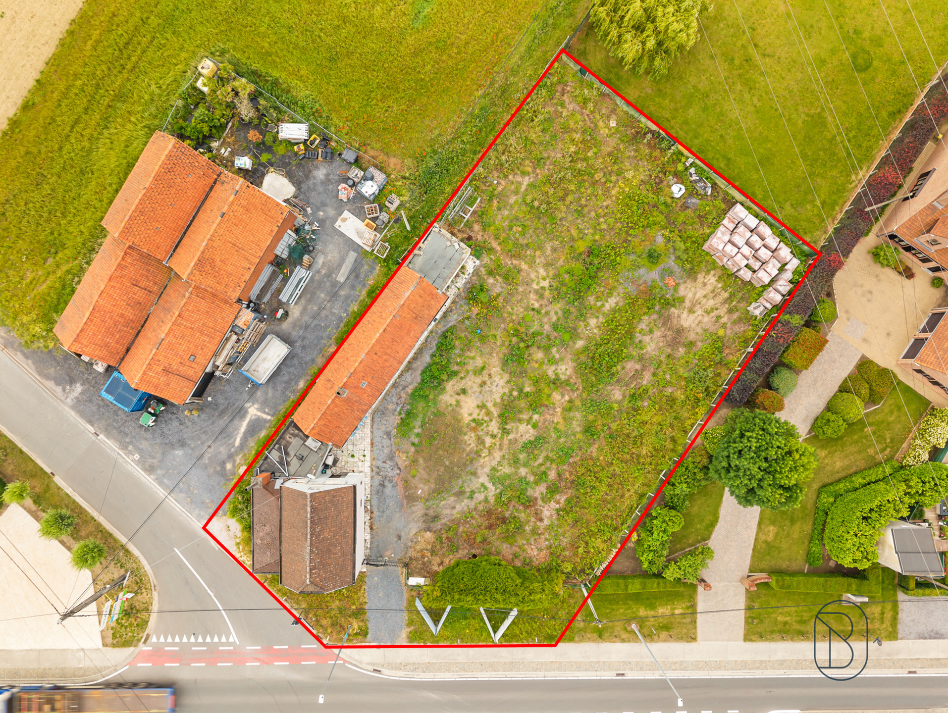 Bouwgrond met vergunning voor villa op 1.754 m2! - foto 4