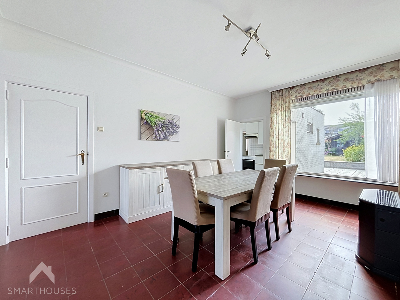 Halfopen woning met veel potentieel met grote tuin en garage - foto 5