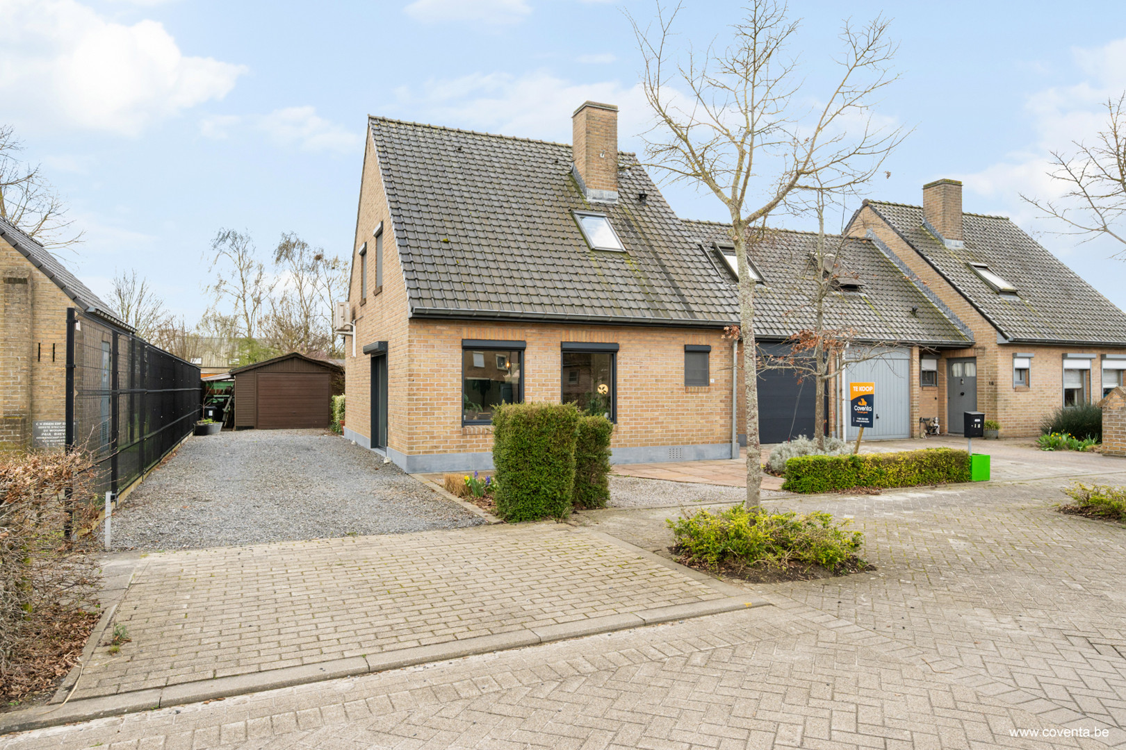 Kindvriendelijke gelegen half open bebouwing met garage en tuin te Deerlijk - foto 1