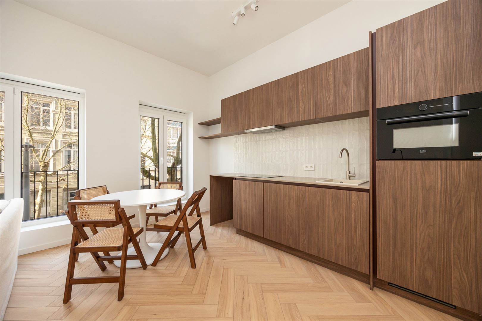 Gerenoveerd en een bemeubeld appartement met 1 slaapkamer.  - foto 5